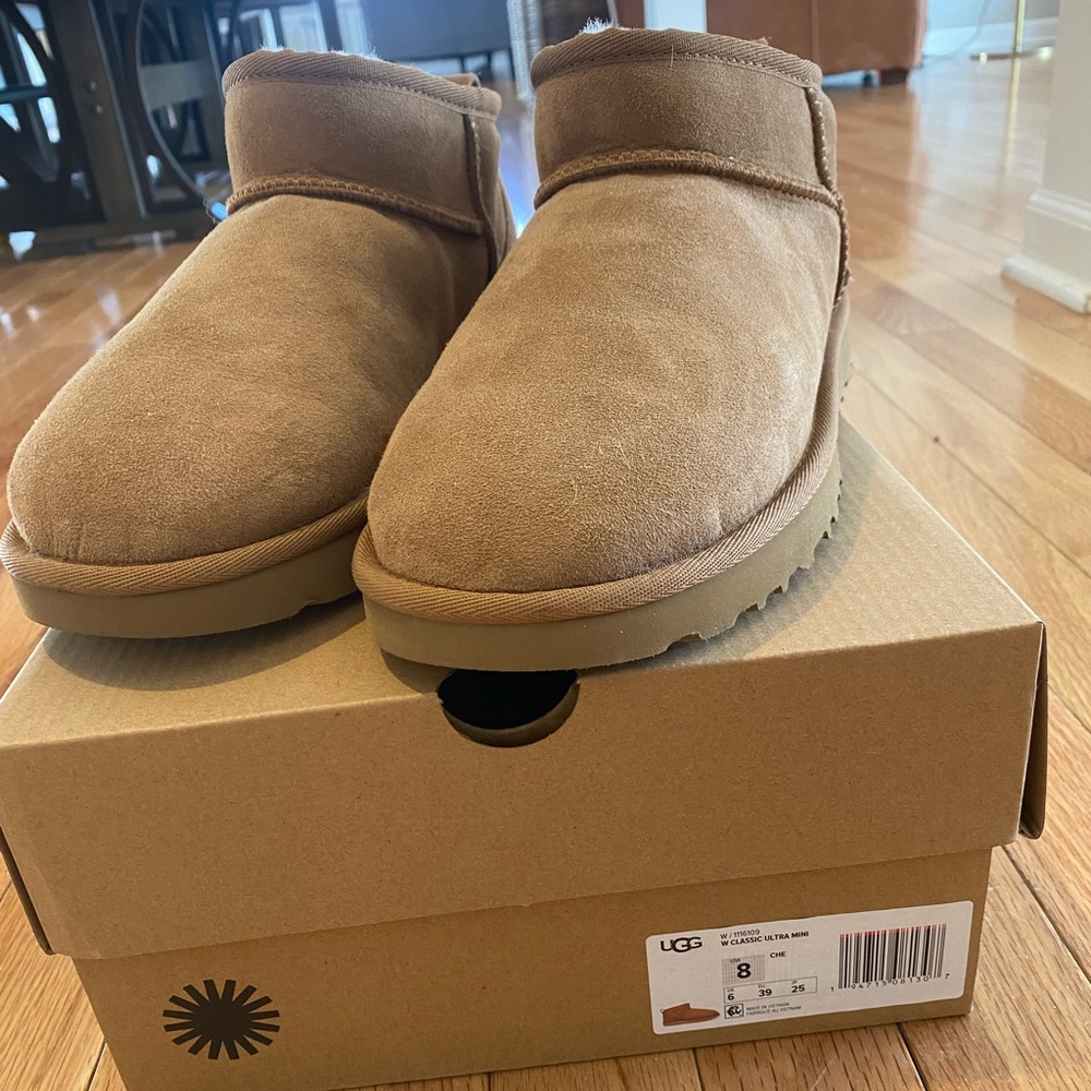 Uggs Women’s size 8.